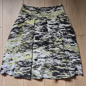 HUGO BOSS Pleated Knee Length Skirt Sz 6